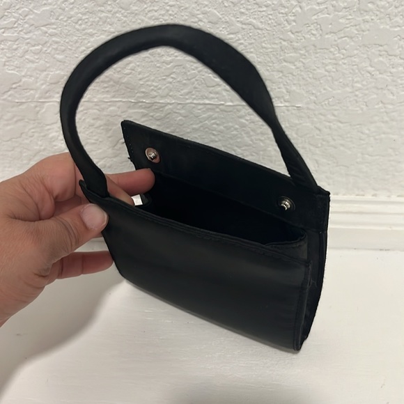 Cute black satin handbag - Picture 2 of 5